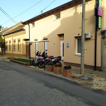 Ferienwohnung Lotus House Zrenjanin Exterior foto
