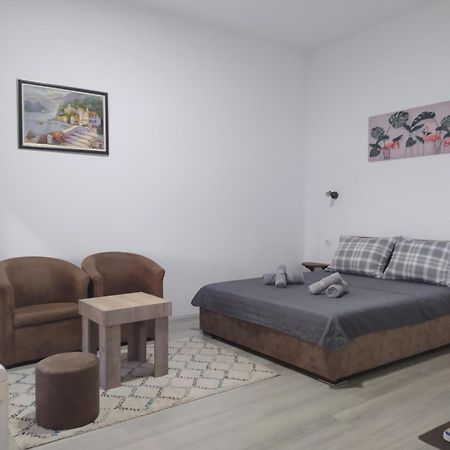 Ferienwohnung Lotus House Zrenjanin Exterior foto