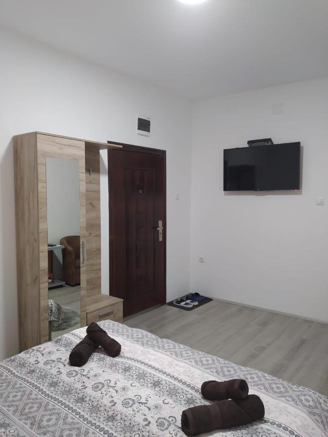 Ferienwohnung Lotus House Zrenjanin Exterior foto
