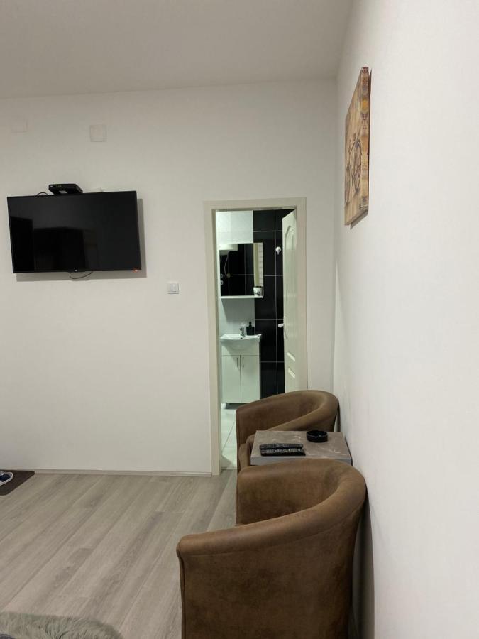 Ferienwohnung Lotus House Zrenjanin Exterior foto